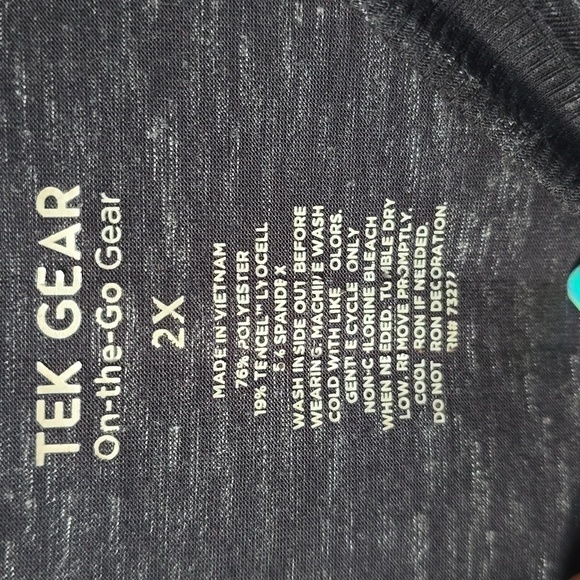 Tek Gear Plus Size Tek Gear® Cropped Long Sleeve Tee gray 2x NWT - Picture 3 of 7